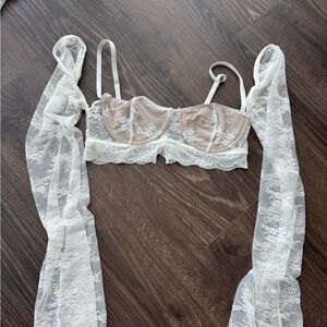 Elegant Lace Bralette in Cream